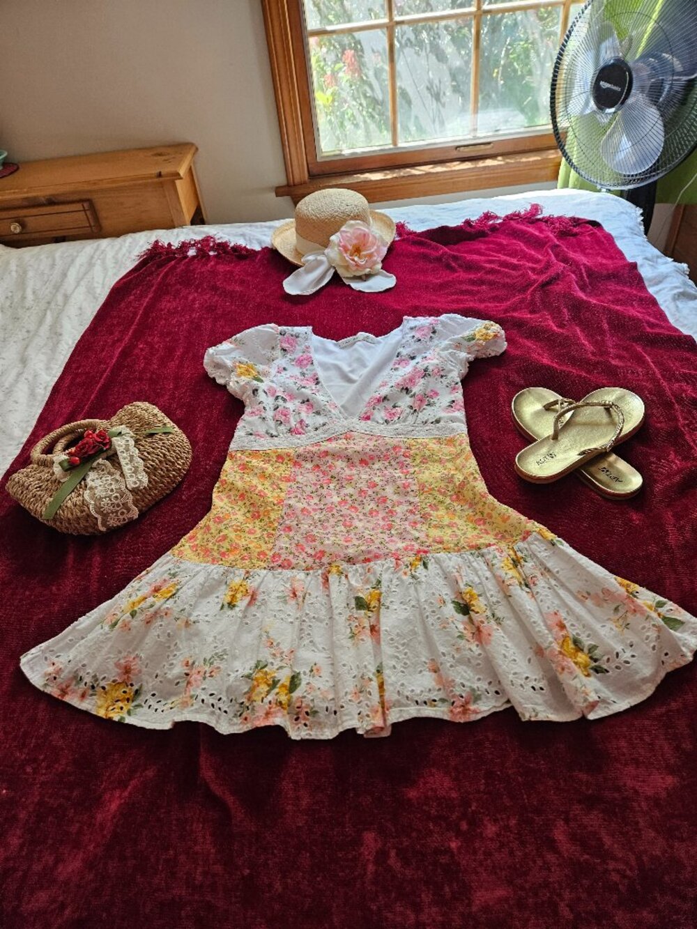 ALTAR'D STATE GORGEOUS Like New COTTON EYELET FLORAL MINI SZ S